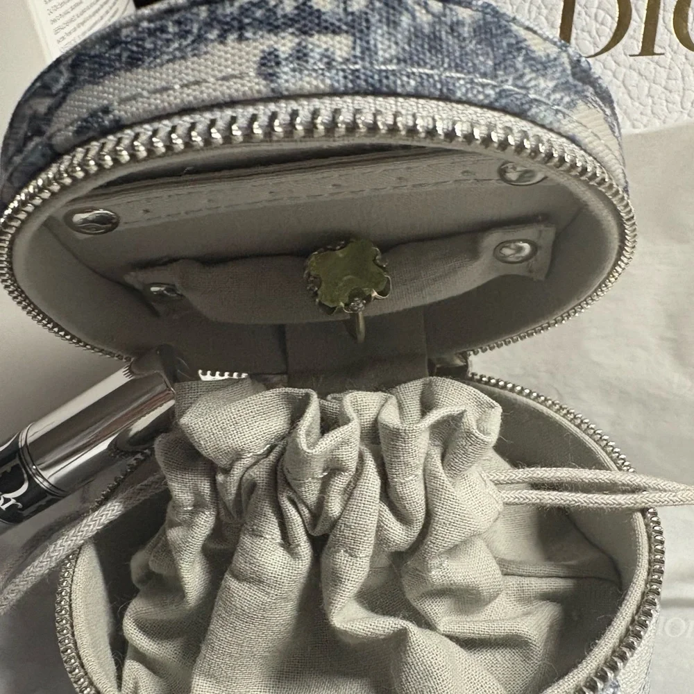 DIOR Around The World Jewelry Case & New Mascara Scent Sample, Spin Ring VIP col - Picture 5 of 10